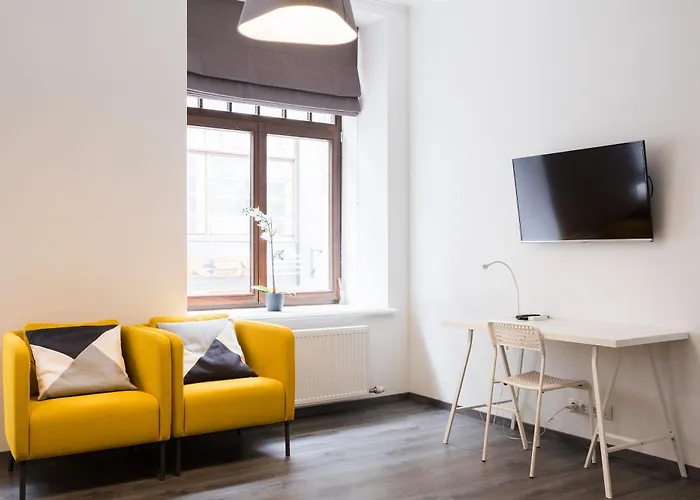 Sunny Apartment In Old Riga